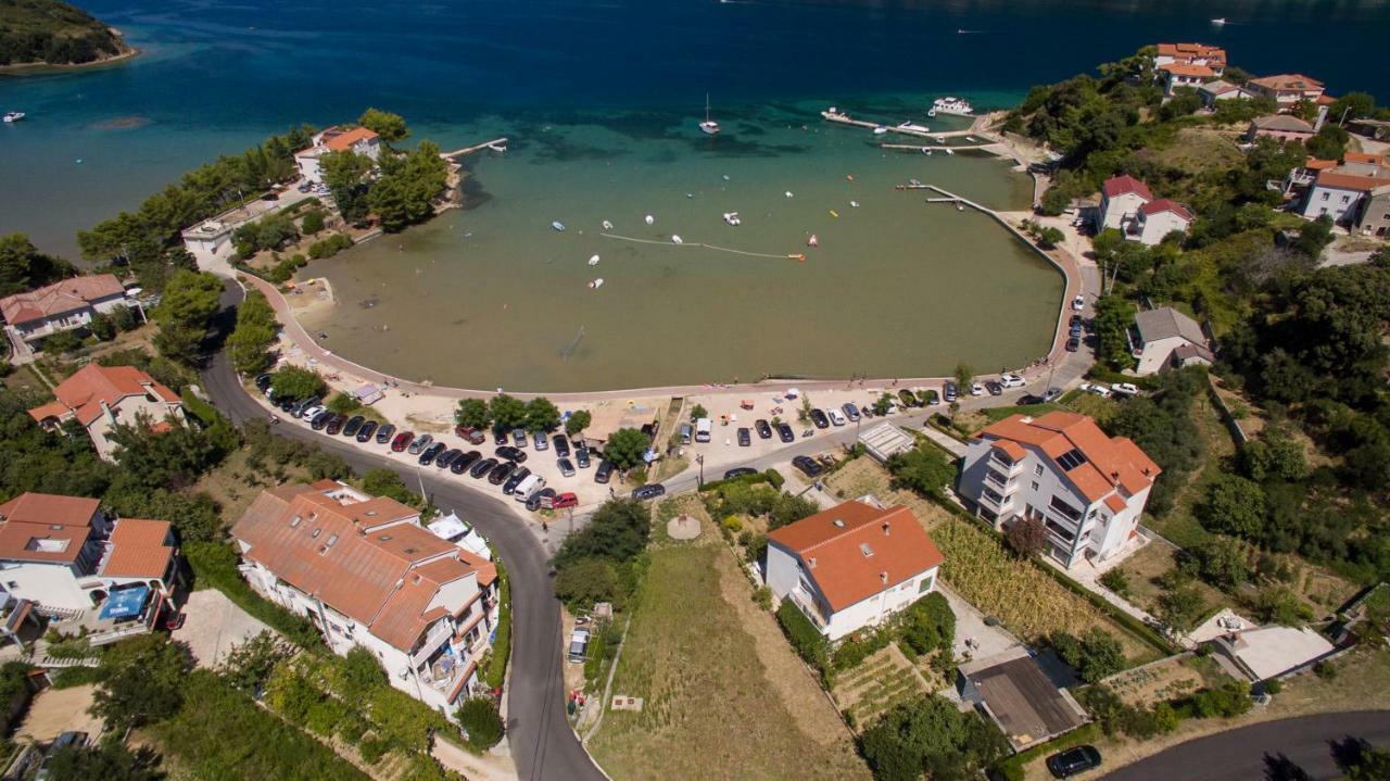 Apartmani Premijer-Rab Supetarska Draga Esterno foto
